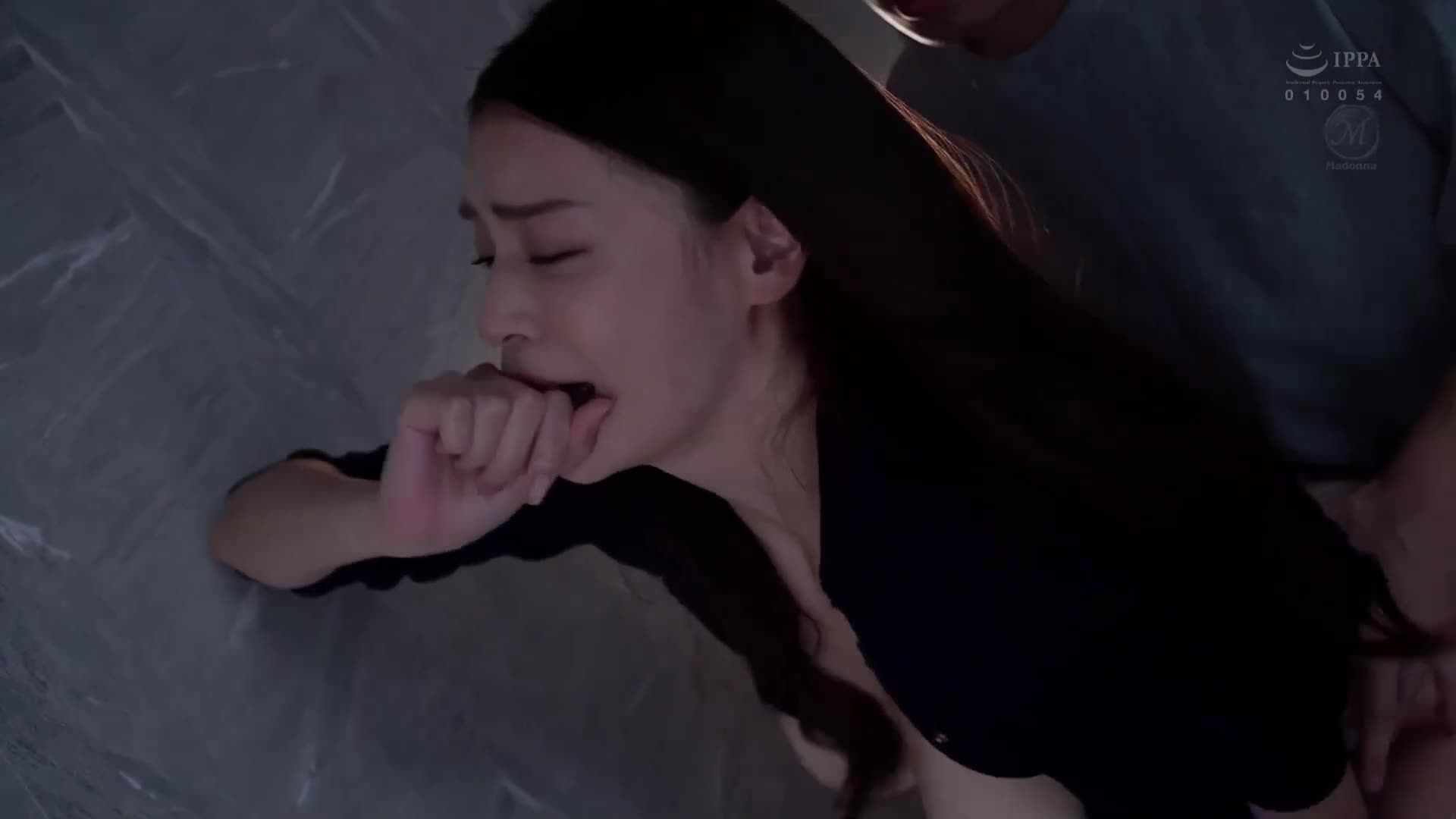 我從一個自誇每週和妻子發生性行為3次的朋友那裡，成功地將他的妻子每週5天、每次3到4次、總共18次中出。橘瑪麗 - AV大平台 - 中文字幕，成人影片，AV，國產，線上看