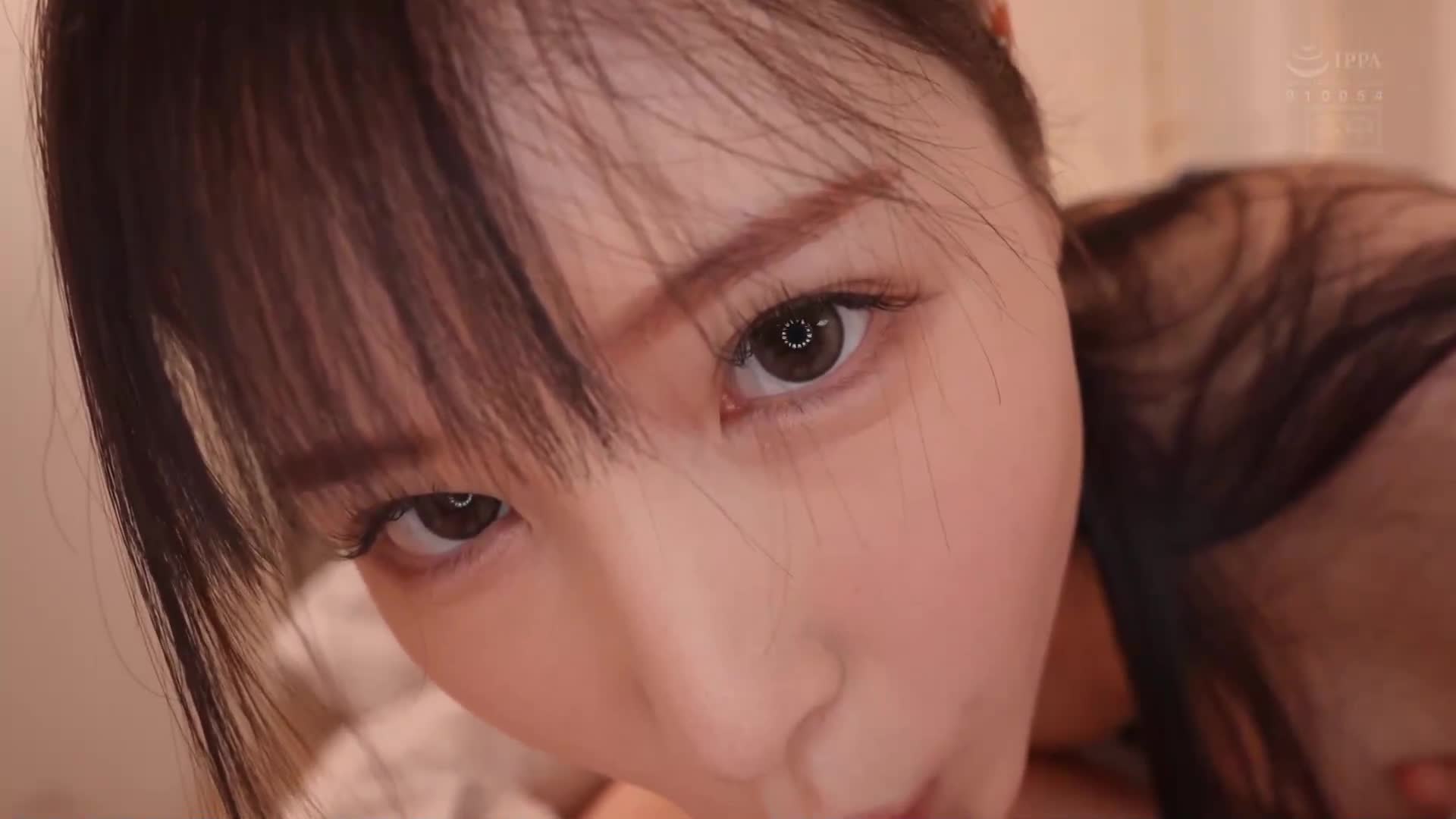 在搭電車上學時，暗中讓我偷偷在她身上射精的同學香水純。 - AV大平台 - 中文字幕，成人影片，AV，國產，線上看