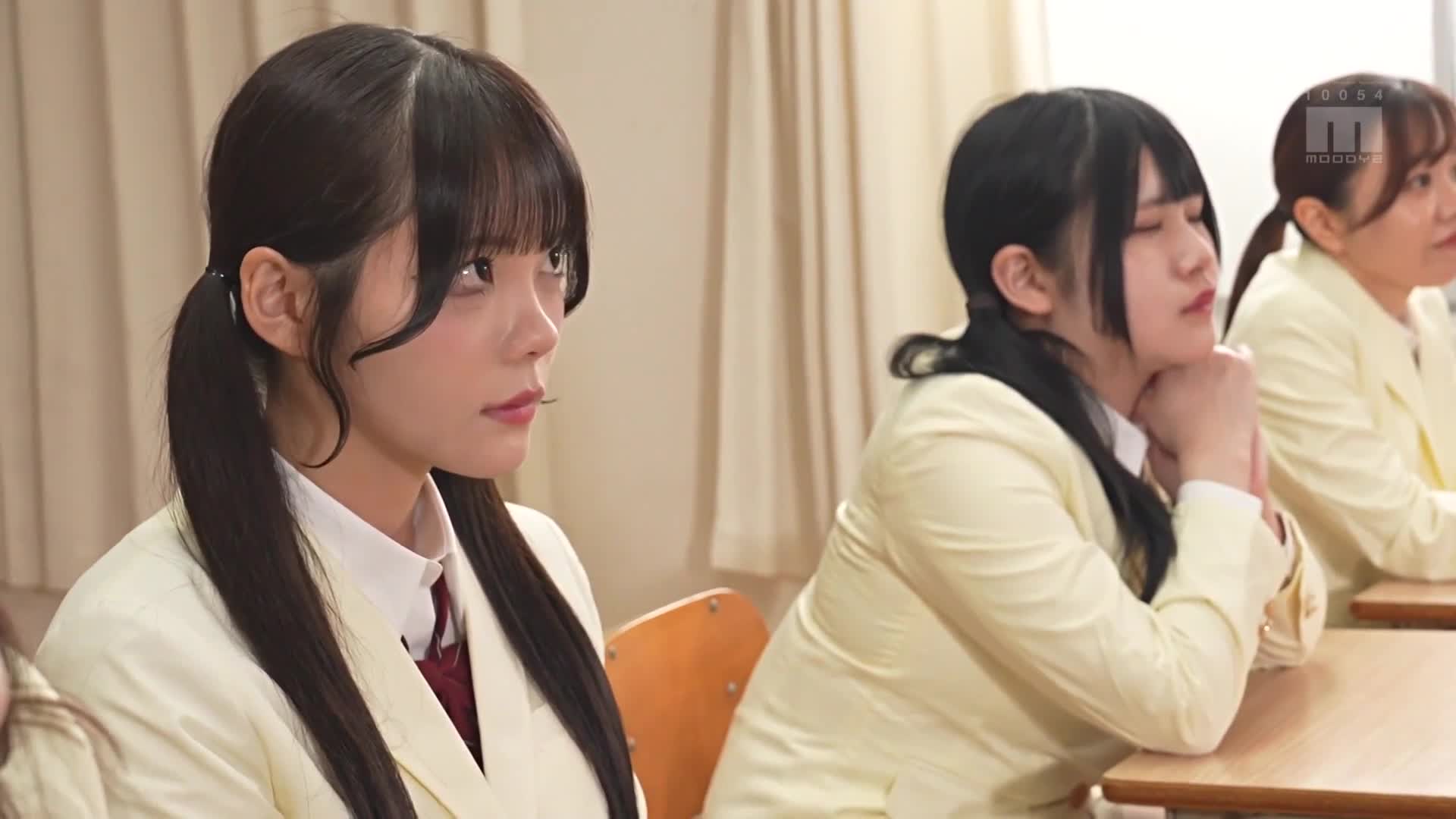 穿著著青春中的純潔少女們，私立無褲學園。 - AV大平台 - 中文字幕，成人影片，AV，國產，線上看