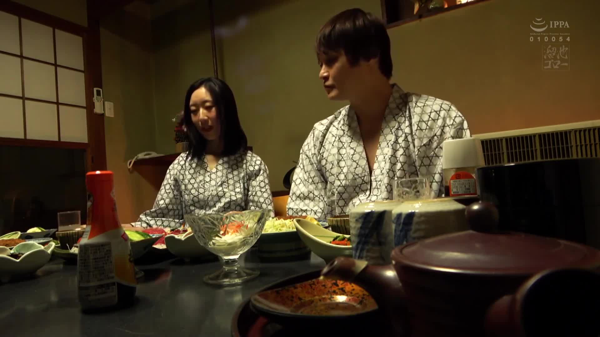 被困在「家庭主婦」身份下的羞澀Acup女性，享受乳頭高潮的害羞女人，溫泉偷拍生交W不倫。槇原冬羽 - AV大平台 - 中文字幕，成人影片，AV，國產，線上看