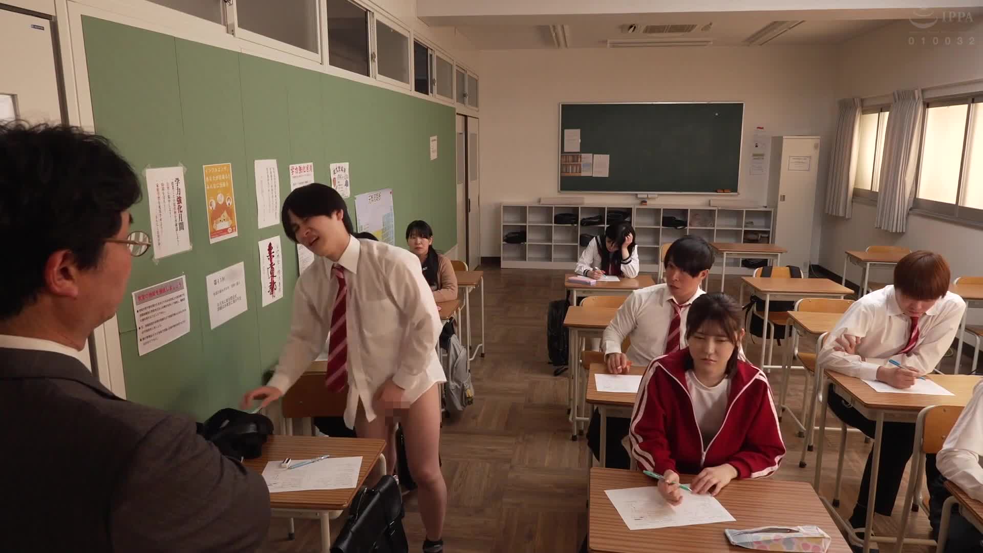 校規違反將受到共同責任！男生故意犯規，作為懲罰，男女生都要半裸露下半身上學！我就讀的超進學校的校規非常嚴格。 - AV大平台 - 中文字幕，成人影片，AV，國產，線上看