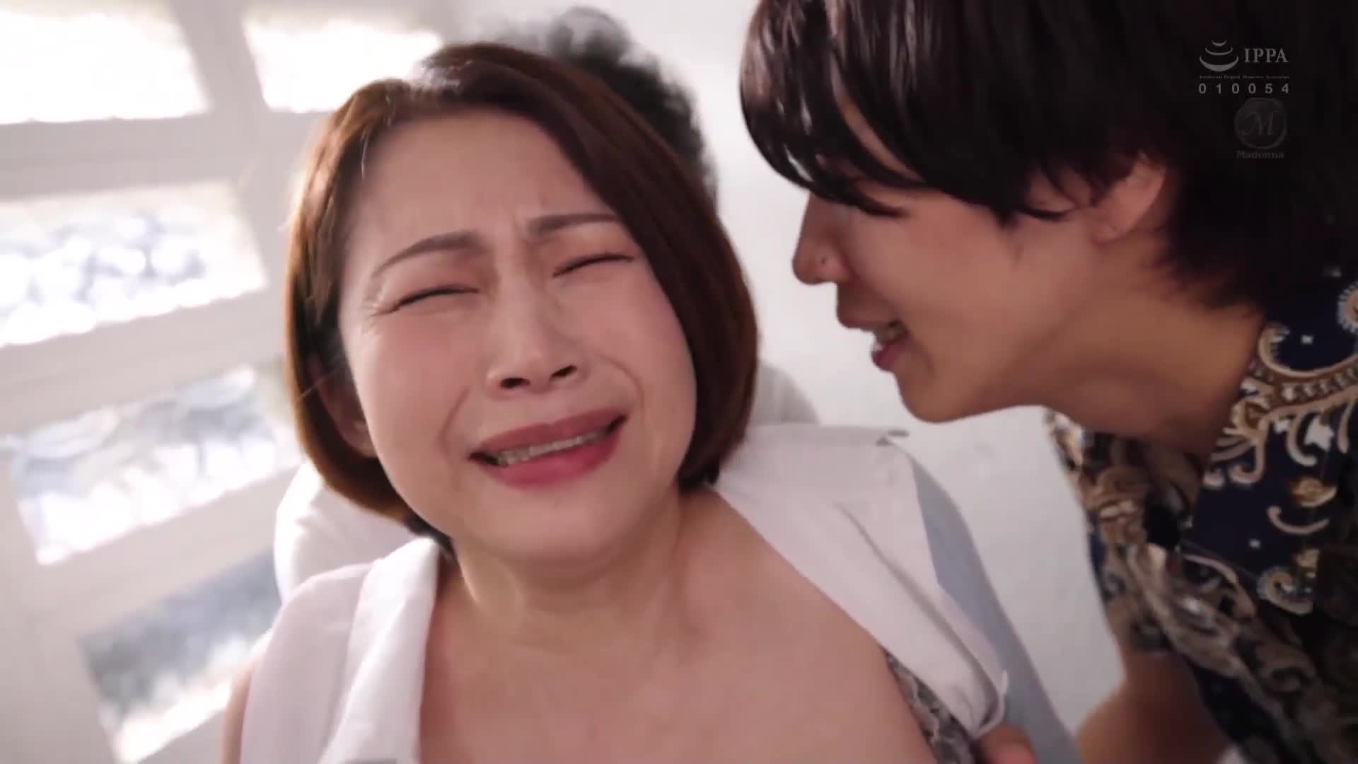 畢業典禮後...向嚴格指導過我的女教師表達感謝和憎恨的感謝之意。友田真希 - AV大平台 - 中文字幕，成人影片，AV，國產，線上看