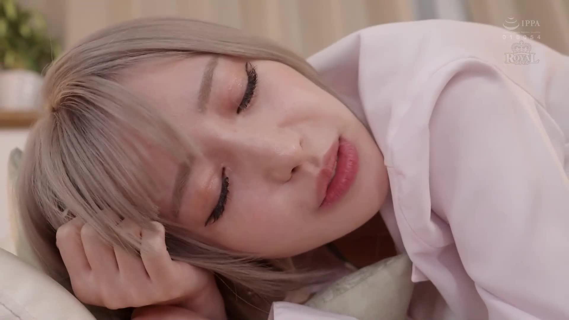 沒有戒備的姐姐展示黑絲襪，我摸她的巨大屁股並內射了。百永紗里奈 - AV大平台 - 中文字幕，成人影片，AV，國產，線上看