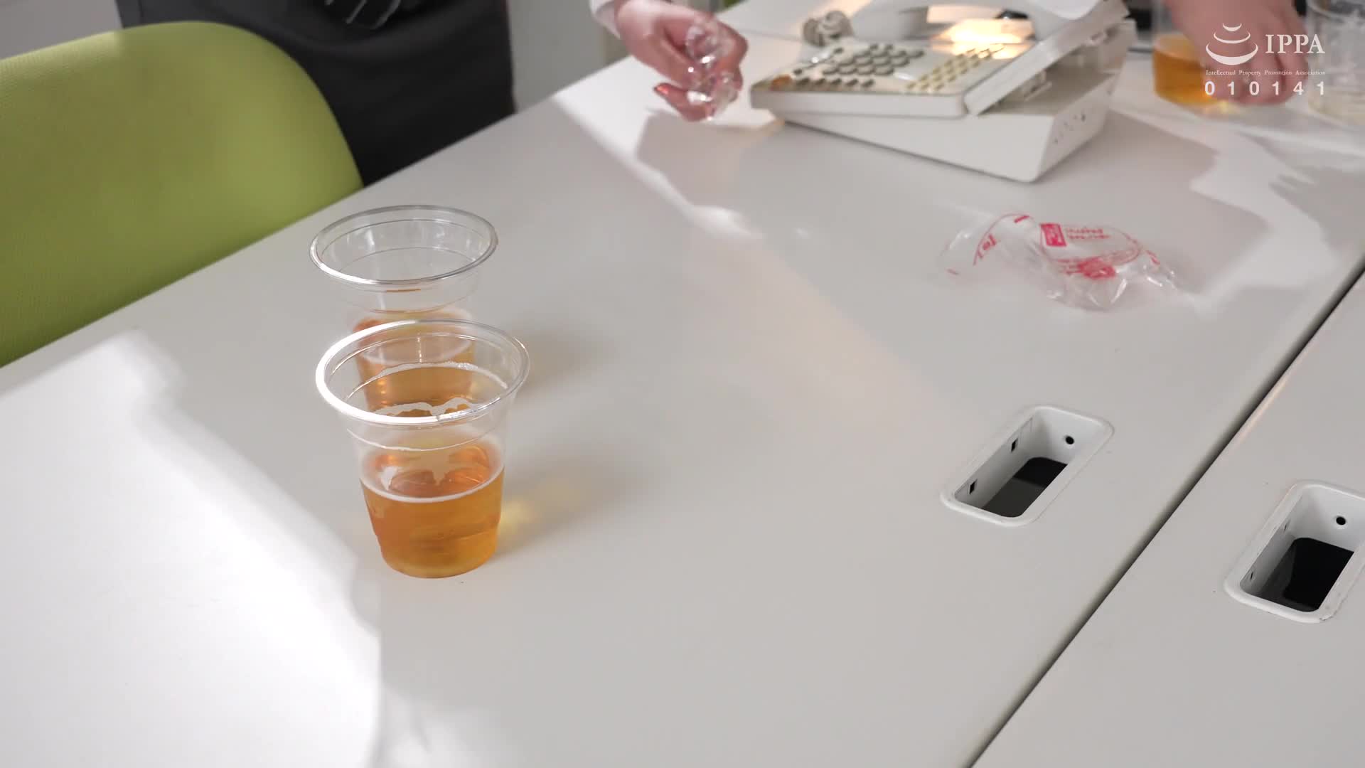 應徵高額兼職的不懂世故的人妻～只要被委託，我就不會拒絕～東風花 - AV大平台 - 中文字幕，成人影片，AV，國產，線上看