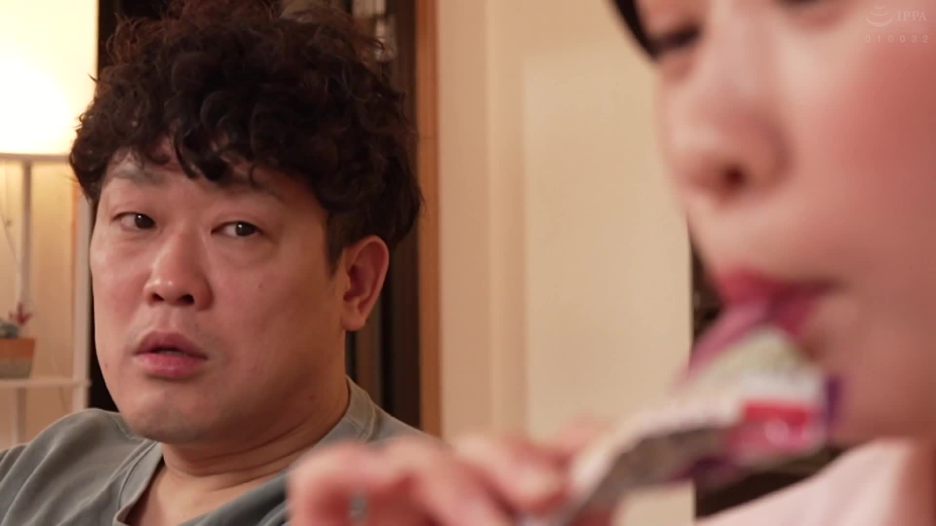 嘿，要我來舔嗎？淫蕩的舌頭技巧使得義妹太過色情！義妹只是在舔糖果，但卻讓人無法抗拒地覺得色情，不由自主地盯著看！當義妹注意到這一點後，開始興奮地挑釁地展示！我忍不住興奮到極限！然後義妹說：「要我來舔嗎？」 - AV大平台 - 中文字幕，成人影片，AV，國產，線上看