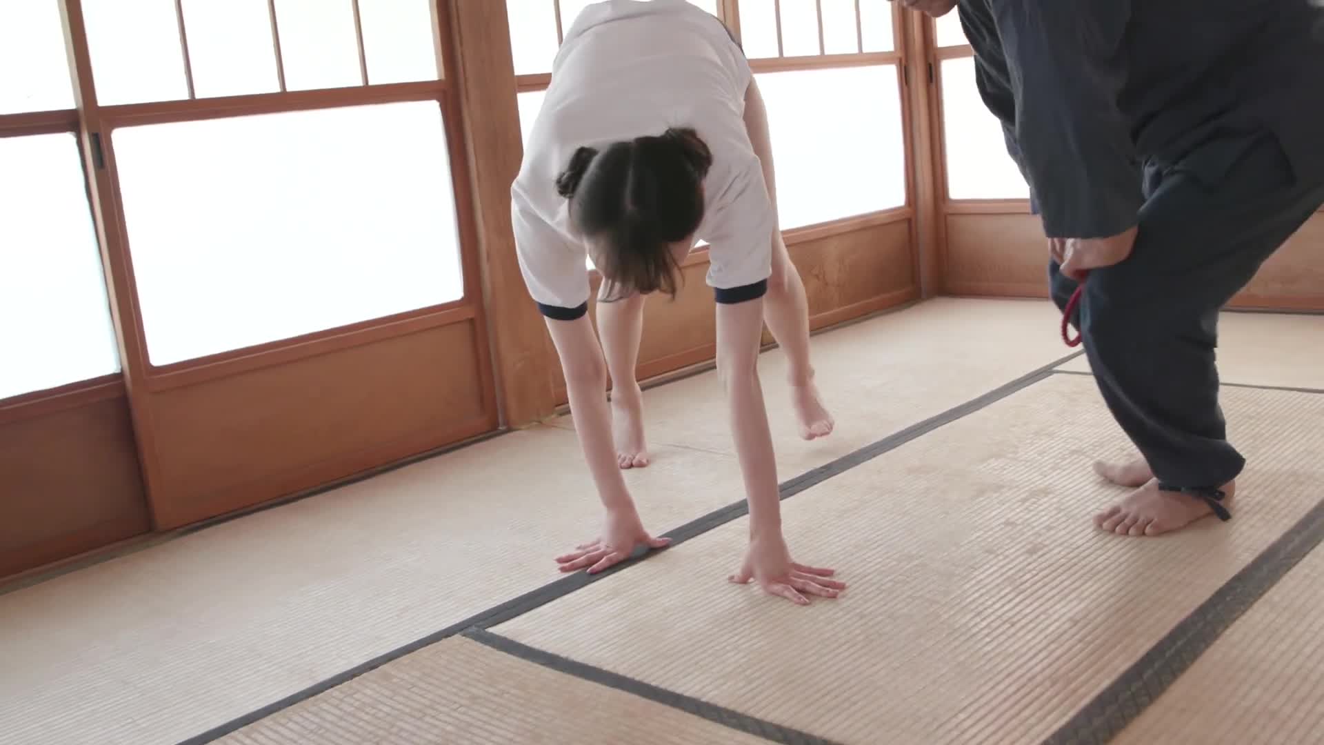 在祖父的指導下，在倉中受到束縛調教的女子高中生-有馬瑞希- 繩縛快樂逐漸被雕刻。母親逝去前所說的話背後的真正含意是… - AV大平台 - 中文字幕，成人影片，AV，國產，線上看