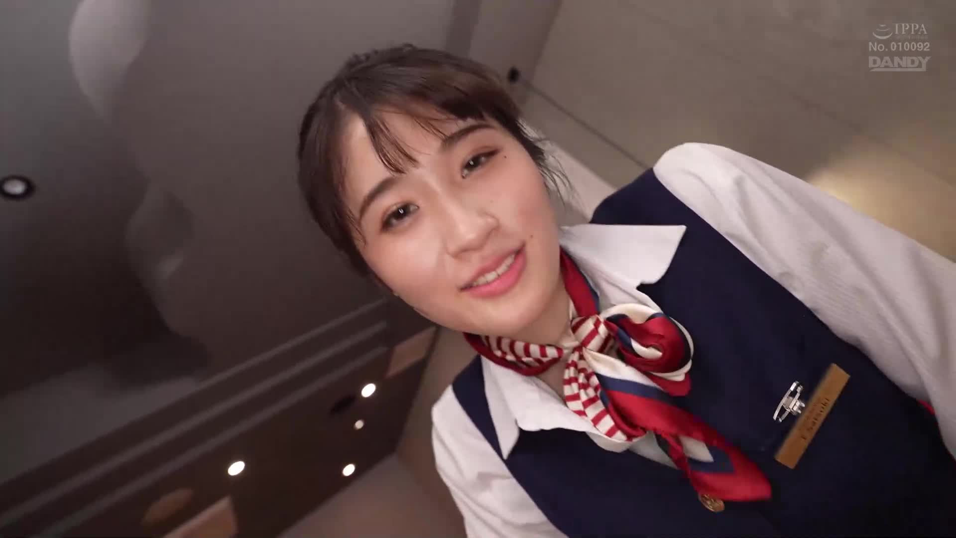 秘密地邀請了我們惡劣服務的美麗空姐到酒店，結果發現她是個一直追求性愛的淫蕩女人VOL.6。 - AV大平台 - 中文字幕，成人影片，AV，國產，線上看