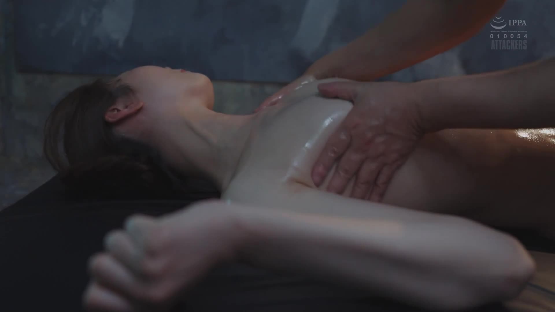 [AI解碼版]一名已婚女偵探在兒子被綁架七年後重返工作崗位，卻因服用催情藥而變得放蕩不羈 夏目彩春 - AV大平台 - 中文字幕，成人影片，AV，國產，線上看